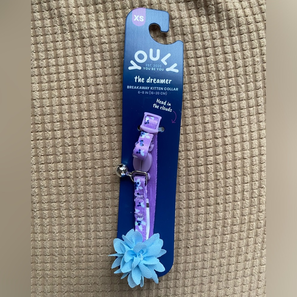 Youly “The Dreamer” Flower Cat Collar
